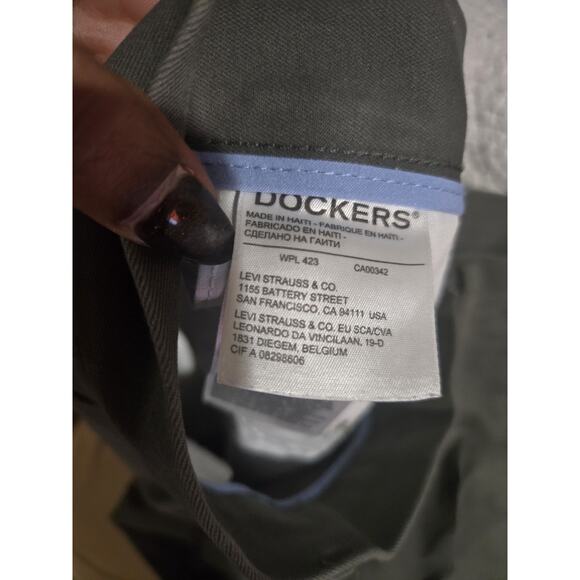Vintage Dockers Pants, Mens Pleated Classic Fit Preppy Khakis, Green, Size 36x29 - Picture 8 of 9